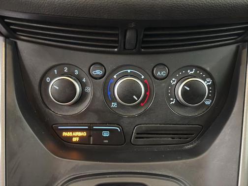 Magnetic 2016 Ford Escape SE
