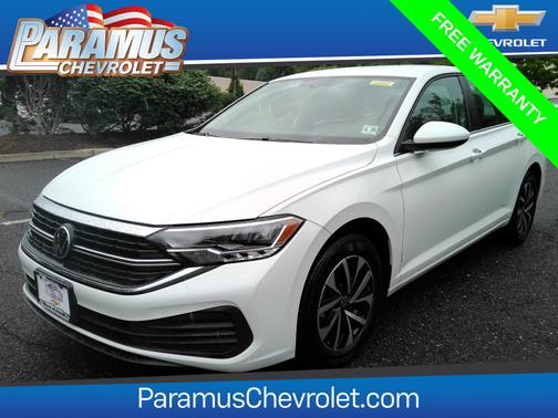 Pure White 2023 Volkswagen Jetta 1.5T S