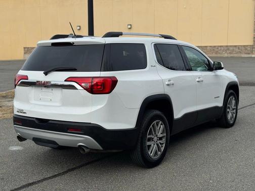 2017 GMC Acadia SLE-2