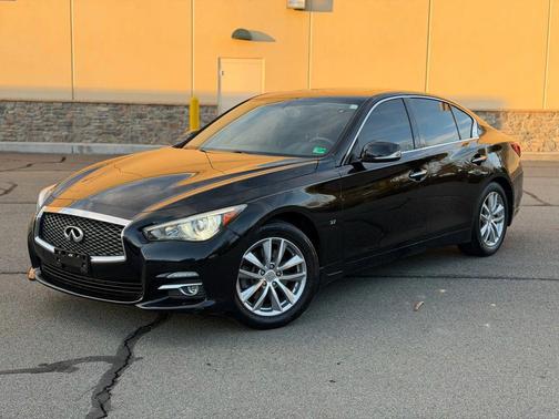 2015 INFINITI Q50 Premium