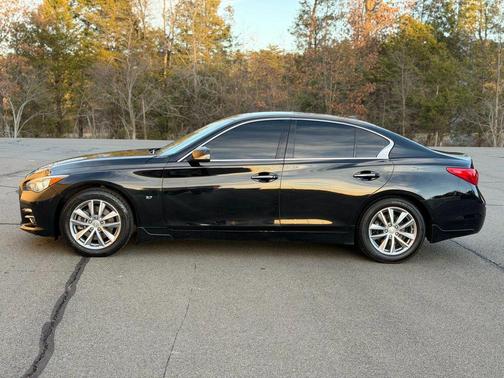2015 INFINITI Q50 Premium