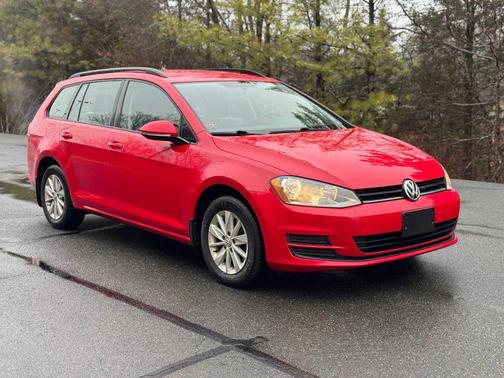 2016 Volkswagen Golf SportWagen TSI S 4-Door