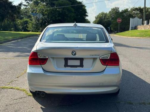 2006 BMW 325 325i Sedan 4D