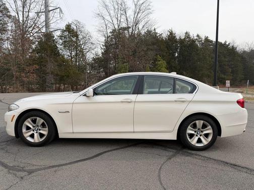 2011 BMW 528 528i Sedan 4D