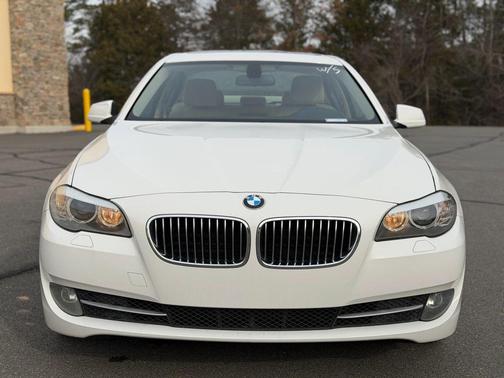 2011 BMW 528 528i Sedan 4D