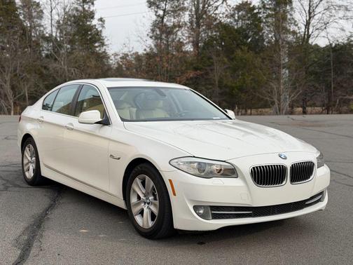 2011 BMW 528 528i Sedan 4D