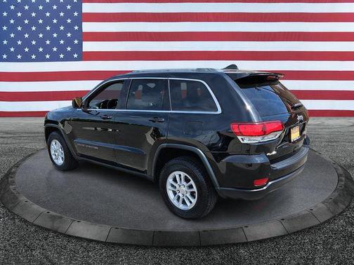 Diamond Black Crystal Pearlcoat 2020 Jeep Grand Cherokee Laredo