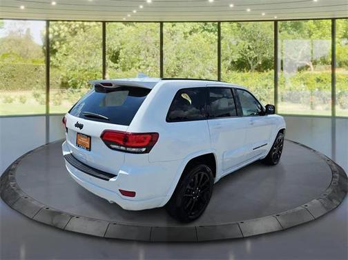 2022 Jeep Grand Cherokee Laredo