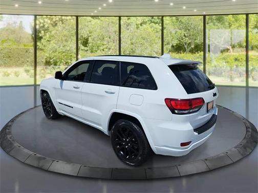 2022 Jeep Grand Cherokee Laredo