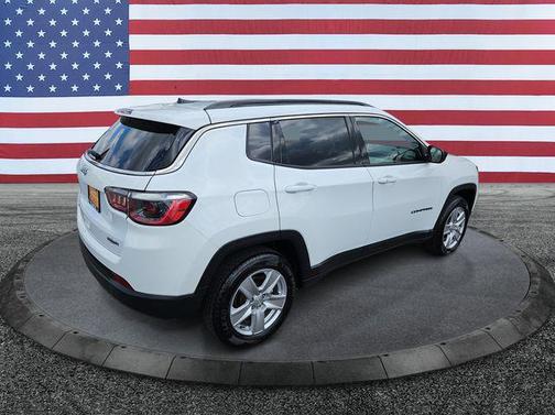 Bright White Clearcoat 2022 Jeep Compass Latitude