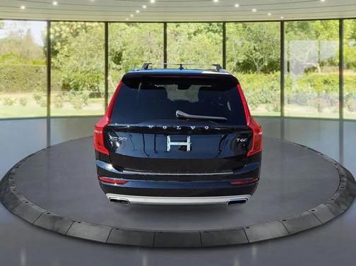 2020 Volvo XC90 T6 Momentum