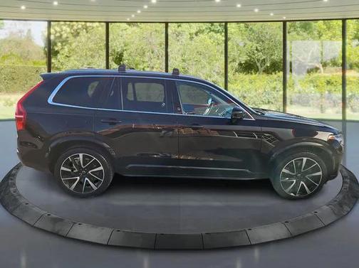 2020 Volvo XC90 T6 Momentum