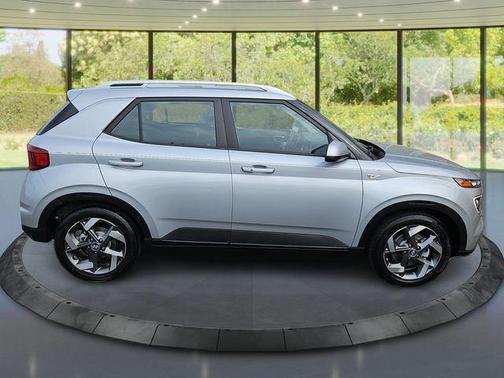 2021 Hyundai VENUE SEL