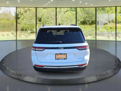 2023 Jeep Grand Cherokee Laredo