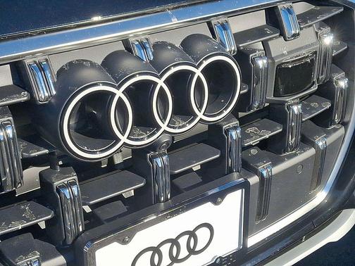 2026 Audi Q7 55 Premium Plus