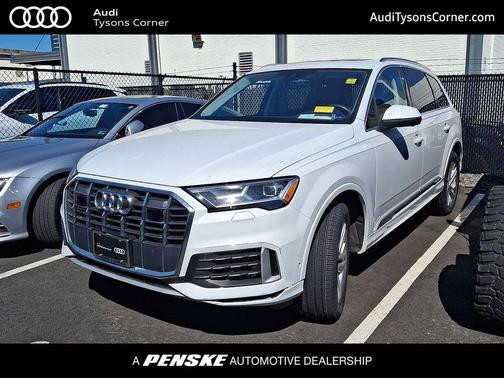 Glacier White Metallic 2023 Audi Q7 55 Premium Plus
