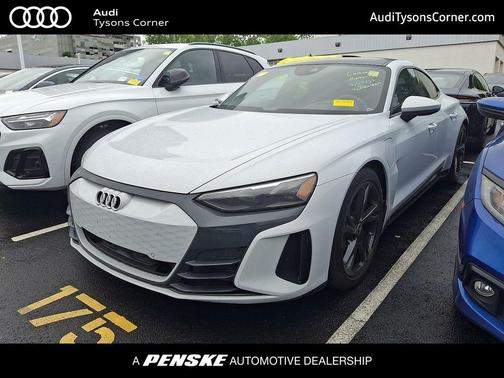 Suzuka Gray Metallic 2023 Audi e-tron GT Premium Plus quattro