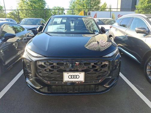 Mythos Black Metallic 2026 Audi Q3 TFSI quattro S tronic
