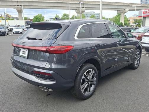 2025 Audi Q5 Premium