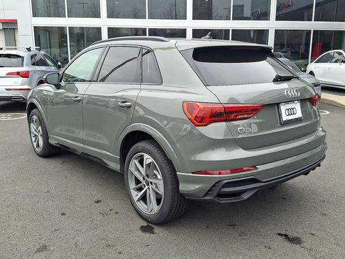 2025 Audi Q3 Premium 45 TFSI S line quattro Tiptronic