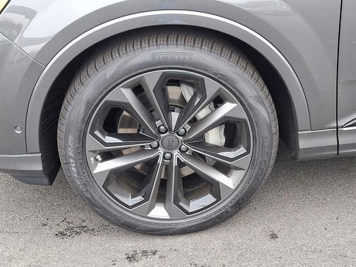 2026 Audi Q7 55 Premium Plus