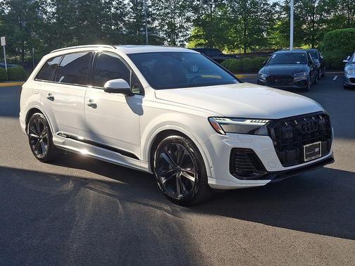Glacier White 2025 Audi Q7 55 Prestige