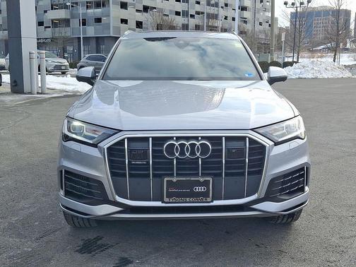 2022 Audi Q7 55 Premium Plus