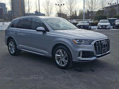 2022 Audi Q7 55 Premium Plus