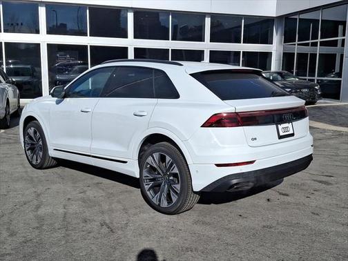 2025 Audi Q8 55 Premium
