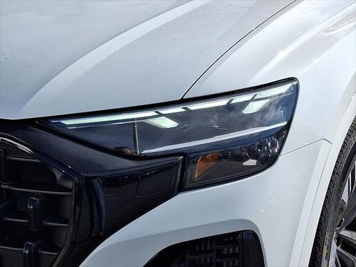 2025 Audi Q8 55 Premium