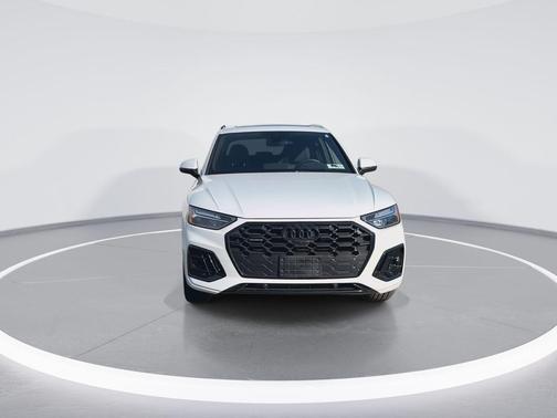 Glacier White Metallic 2024 Audi Q5 45 S line Premium Plus