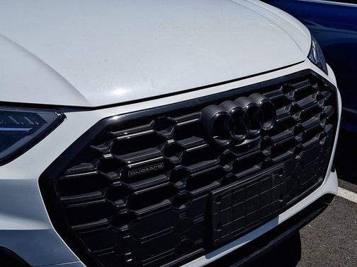 Glacier White Metallic 2024 Audi Q5 45 S line Premium Plus