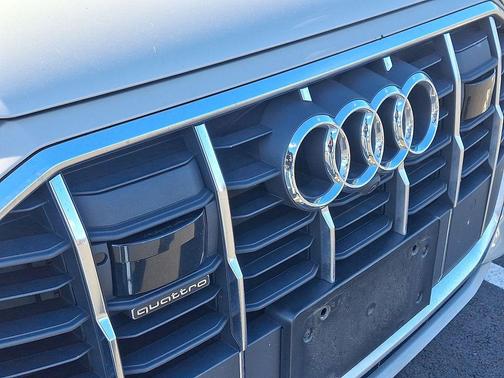 2023 Audi Q7 45 Premium