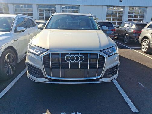 2023 Audi Q7 45 Premium