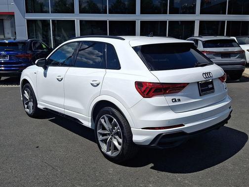 2025 Audi Q3 Premium 45 TFSI S line quattro Tiptronic
