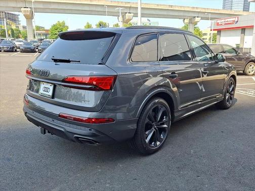 2025 Audi Q7 55 Premium Plus