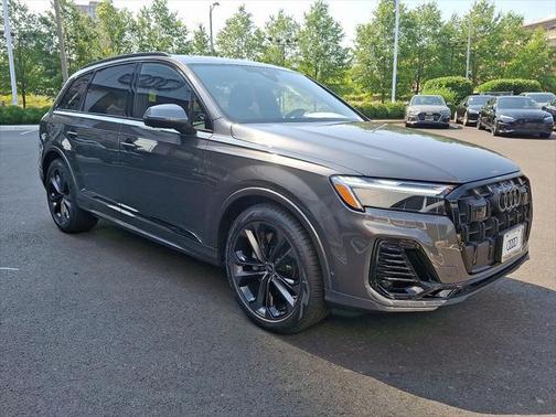 2025 Audi Q7 55 Premium Plus