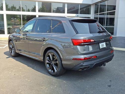 2025 Audi Q7 55 Premium Plus
