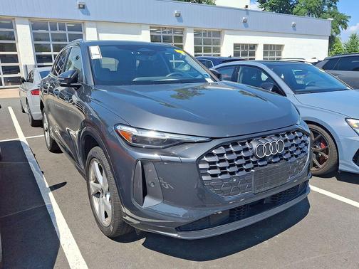 Tambora Gray Metallic 2025 Audi Q5 Premium Plus TFSI quattro S tronic