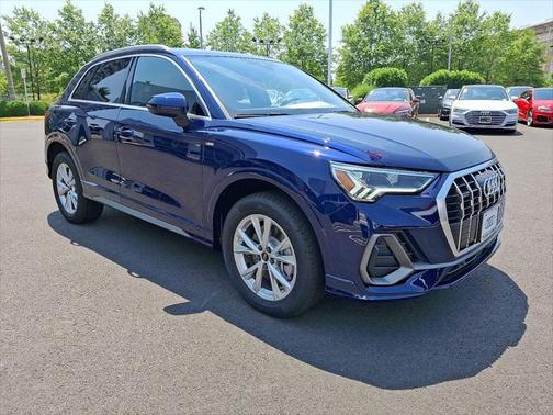 2025 Audi Q3 Premium 45 TFSI S line quattro Tiptronic