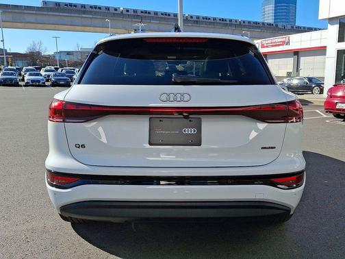 2025 Audi Q6 e-tron Premium Plus quattro