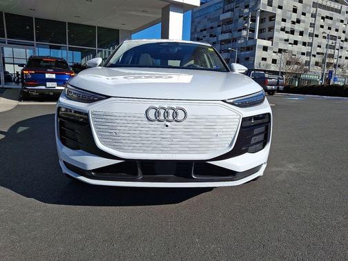 2025 Audi Q6 e-tron Premium Plus quattro