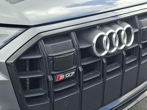 Daytona Gray Pearl Effect 2021 Audi SQ7 4.0T Prestige