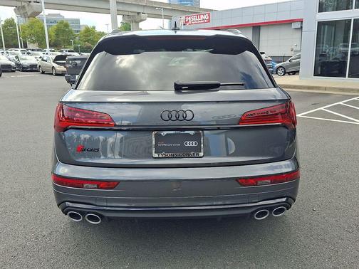 Daytona Gray Pearl Effect 2024 Audi SQ5 3.0T Prestige