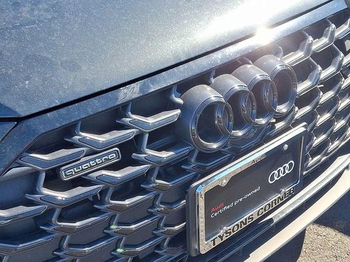 2022 Audi A8 L 55 TFSI quattro Tiptronic