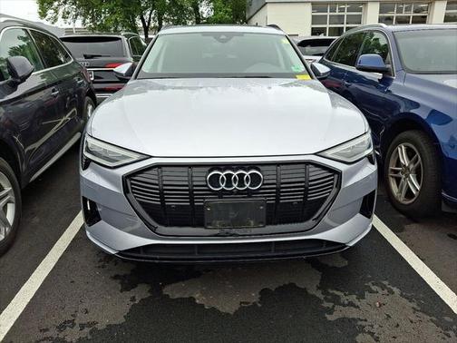 2022 Audi e-tron Premium