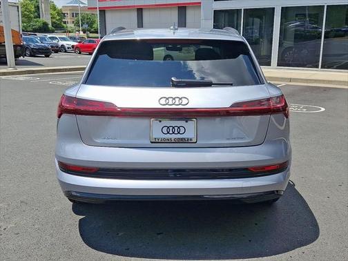 2022 Audi e-tron Premium