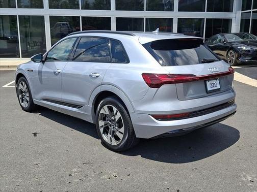 2022 Audi e-tron Premium