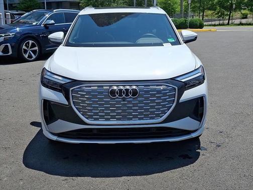 2024 Audi Q4 e-tron Premium 55 quattro