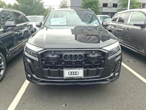 Mythos Black Metallic 2026 Audi Q7 45 Premium